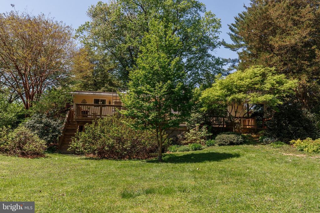 Image 56 of property listing at 3915 LONGMOOR CIR, Phoenix, MD 21131