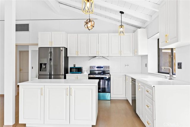 27411 Santa Fe Street, Hemet, CA 92543