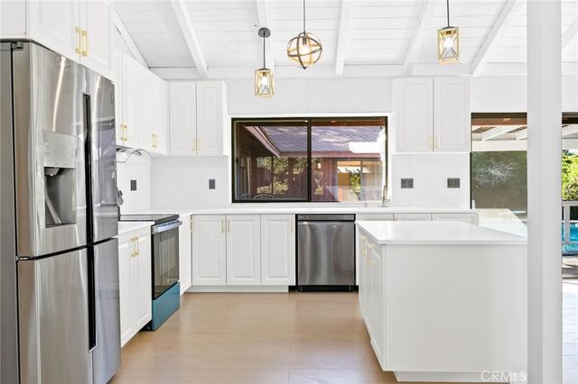 27411 Santa Fe Street, Hemet, CA 92543