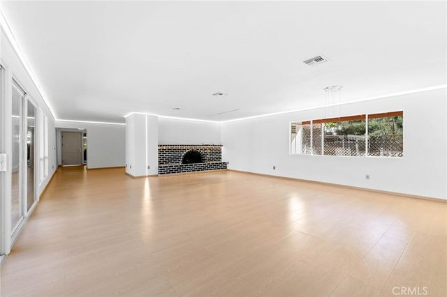 27411 Santa Fe Street, Hemet, CA 92543