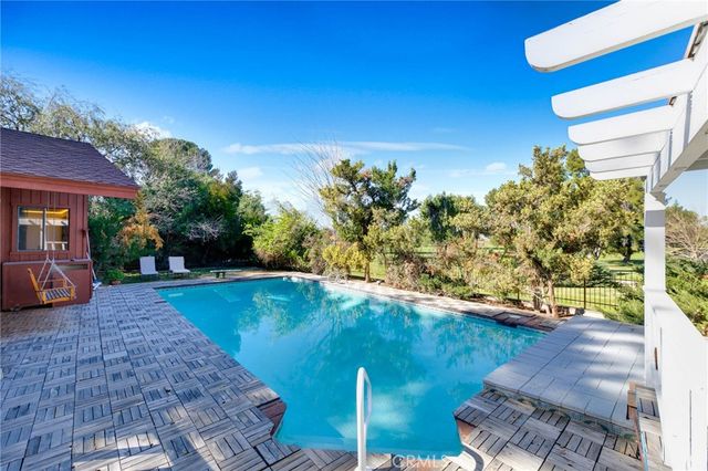 27411 Santa Fe Street, Hemet, CA 92543
