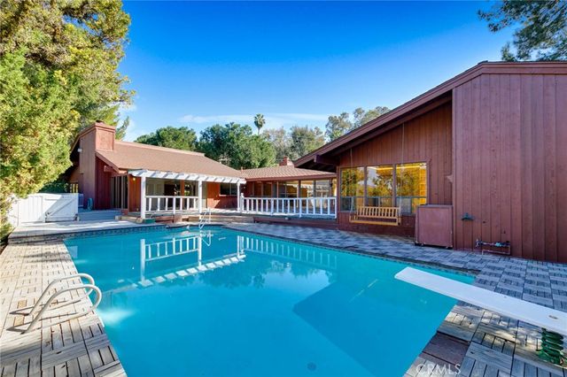 27411 Santa Fe Street, Hemet, CA 92543