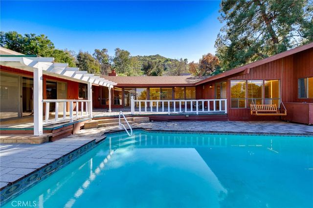 27411 Santa Fe Street, Hemet, CA 92543