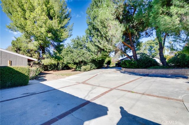 27411 Santa Fe Street, Hemet, CA 92543