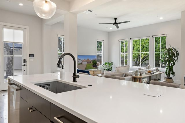 1504 Ruth Ave 3, Austin, TX 78757
