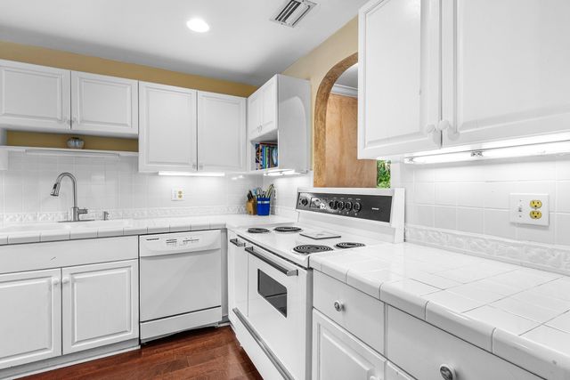 13329 Polo Club Road 206, Wellington, FL 33414