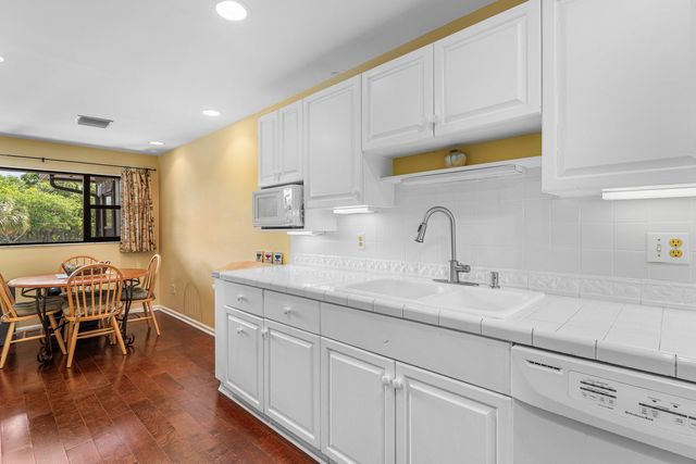 13329 Polo Club Road 206, Wellington, FL 33414
