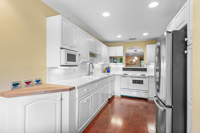 13329 Polo Club Road 206, Wellington, FL 33414