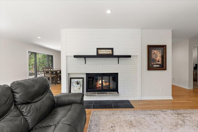 9555 Dunewood Drive, Bridgman, MI 49106