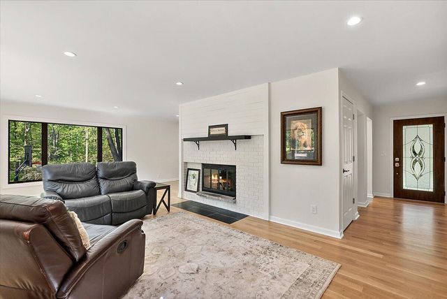 9555 Dunewood Drive, Bridgman, MI 49106
