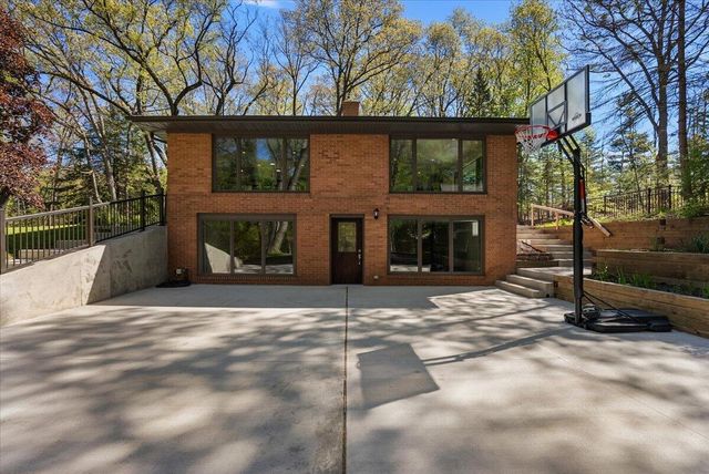 9555 Dunewood Drive, Bridgman, MI 49106