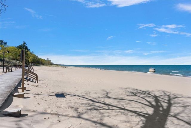 9555 Dunewood Drive, Bridgman, MI 49106