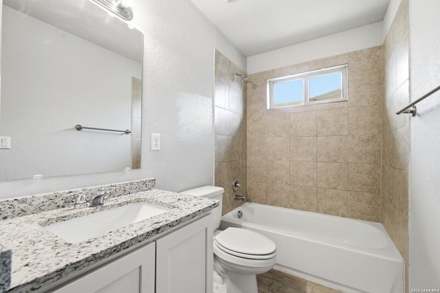 7220 SAVANNAH BRKS, Live Oak, TX 78233
