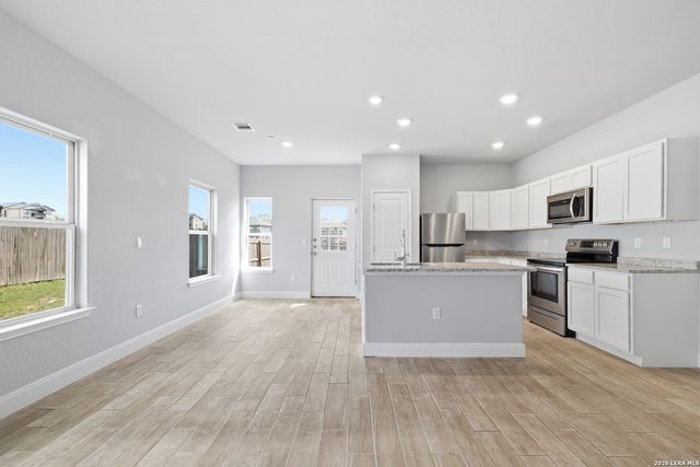 7220 SAVANNAH BRKS, Live Oak, TX 78233