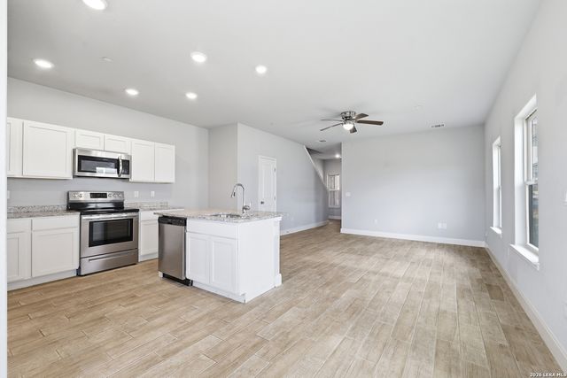 7220 SAVANNAH BRKS, Live Oak, TX 78233
