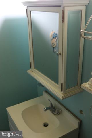 121 E TULPEHOCKEN, Philadelphia, PA 19144