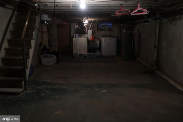 121 E TULPEHOCKEN, Philadelphia, PA 19144