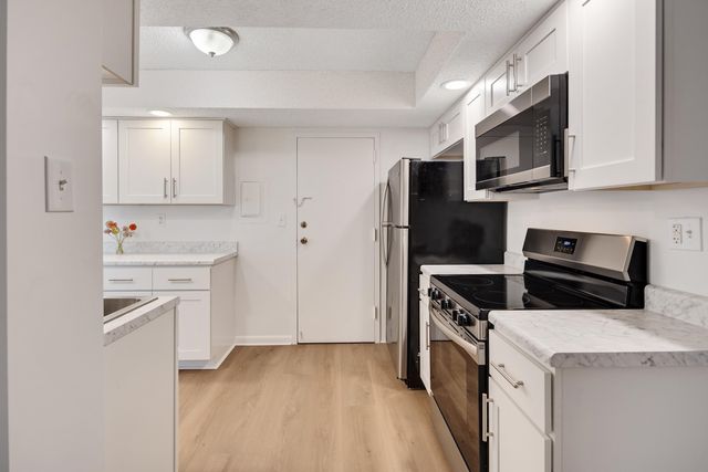 232 S Highland St Apt 601, Memphis, TN 38111