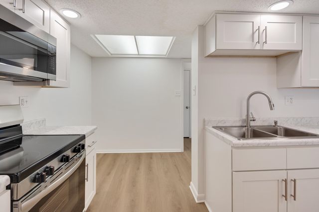 232 S Highland St Apt 601, Memphis, TN 38111