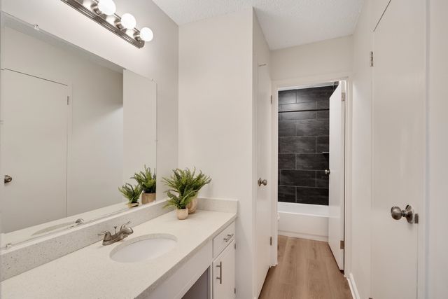 232 S Highland St Apt 601, Memphis, TN 38111