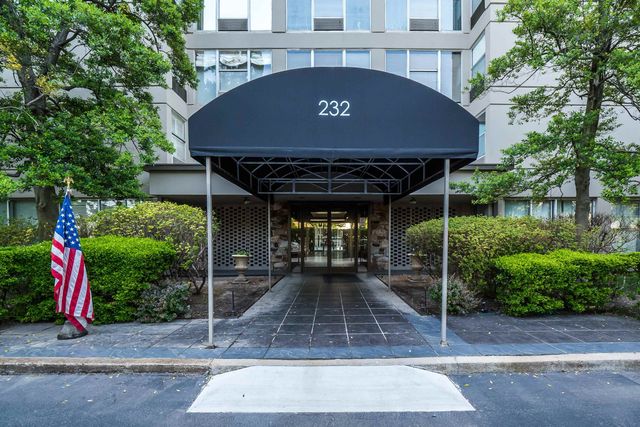 232 S Highland St Apt 601, Memphis, TN 38111