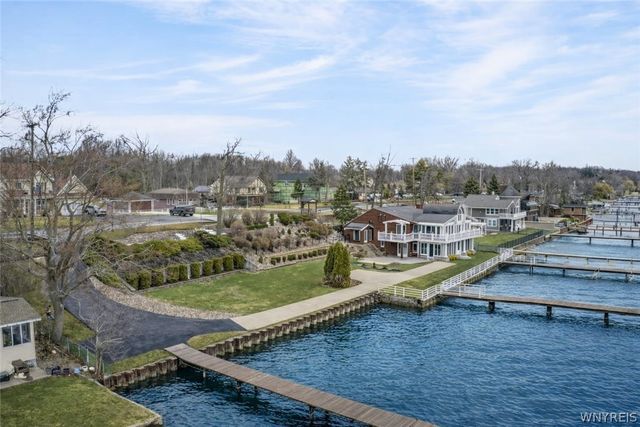 2039 East River Road, Grand Island, NY 14072