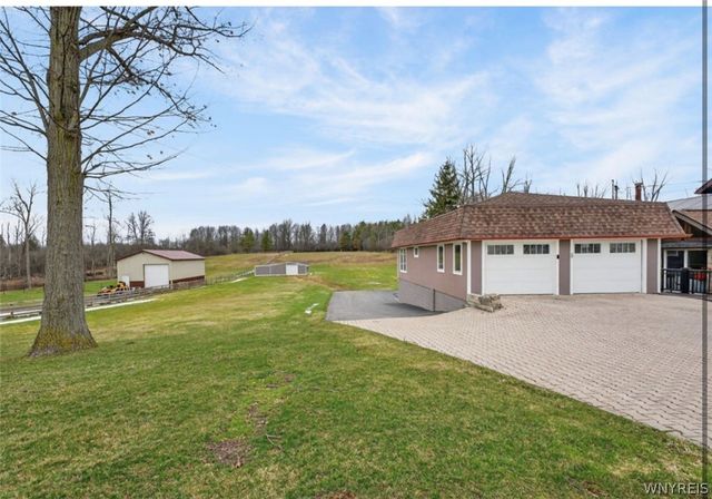 2039 East River Road, Grand Island, NY 14072