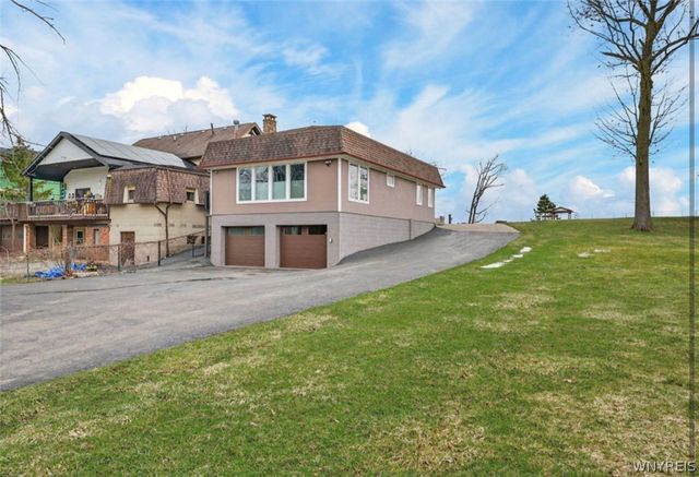 2039 East River Road, Grand Island, NY 14072