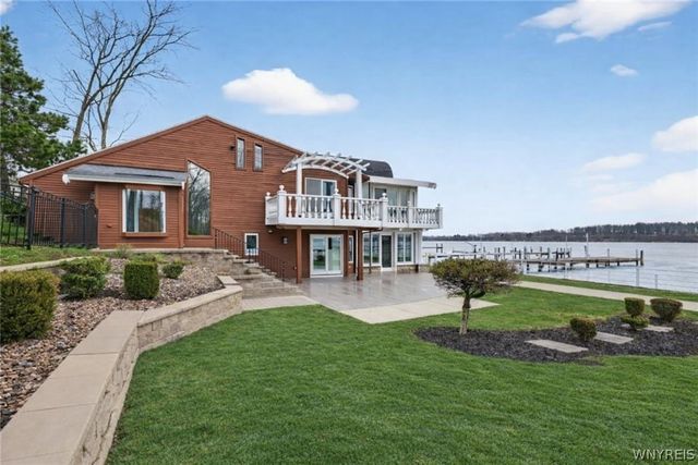 2039 East River Road, Grand Island, NY 14072
