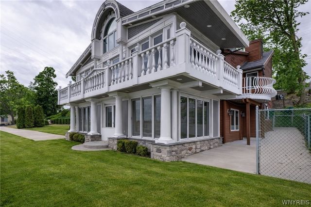 2039 East River Road, Grand Island, NY 14072