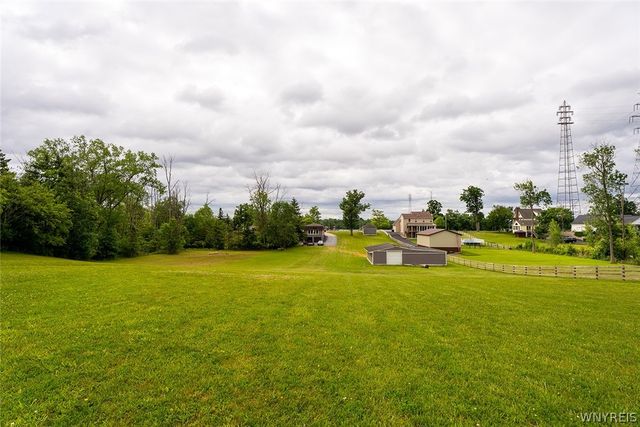 2039 East River Road, Grand Island, NY 14072