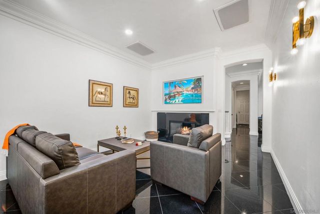 5448 Renaissance, San Diego, CA 92122