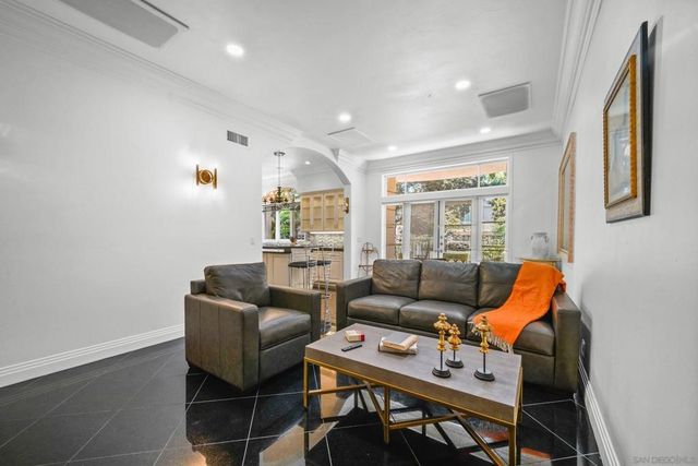 5448 Renaissance, San Diego, CA 92122