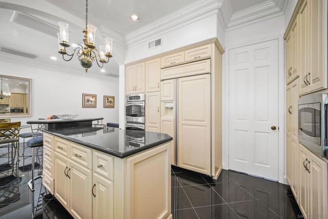 5448 Renaissance, San Diego, CA 92122