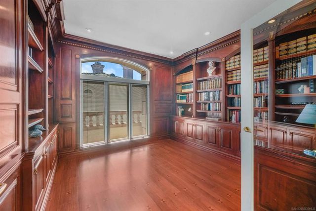 5448 Renaissance, San Diego, CA 92122