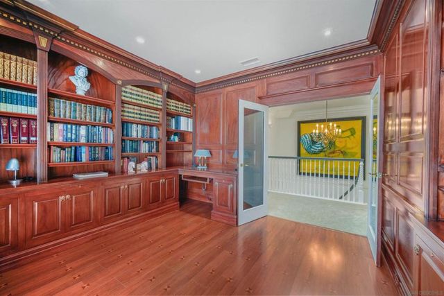 5448 Renaissance, San Diego, CA 92122