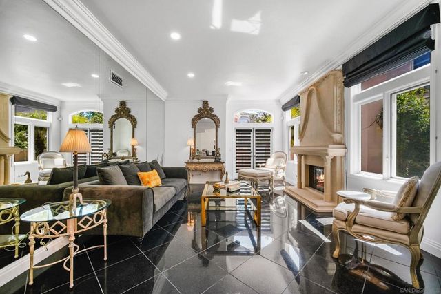 5448 Renaissance, San Diego, CA 92122