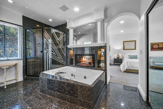 5448 Renaissance, San Diego, CA 92122