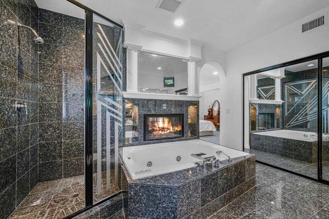 5448 Renaissance, San Diego, CA 92122