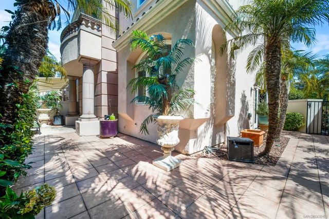 5448 Renaissance, San Diego, CA 92122