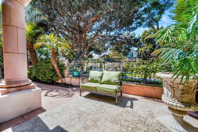 5448 Renaissance, San Diego, CA 92122