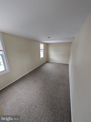 30 W ROLAND RD, Brookhaven, PA 19015