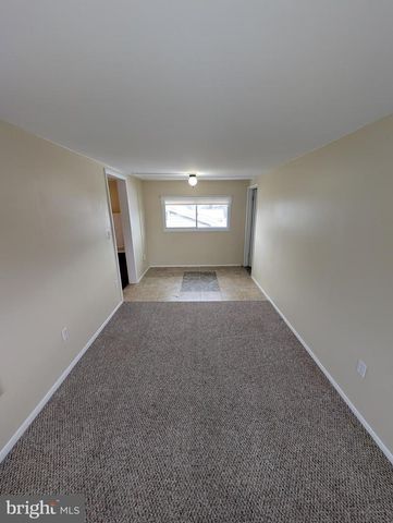 30 W ROLAND RD, Brookhaven, PA 19015