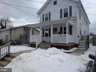 30 W ROLAND RD, Brookhaven, PA 19015