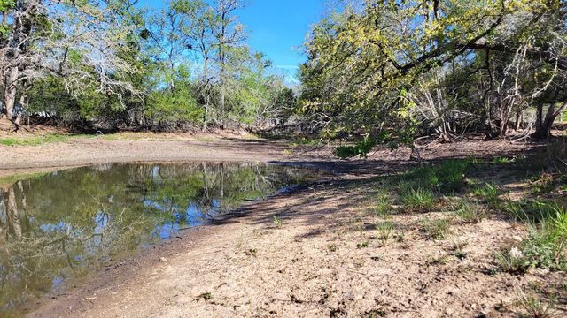 1689 Fm 2104, Paige, TX 78659