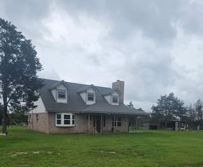 1689 Fm 2104, Paige, TX 78659