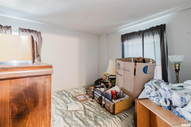 1200 W ADAMS Street, Herrin, IL 62948