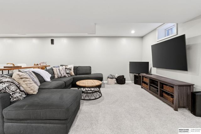 7021 Michelle Avenue, La Vista, NE 68128