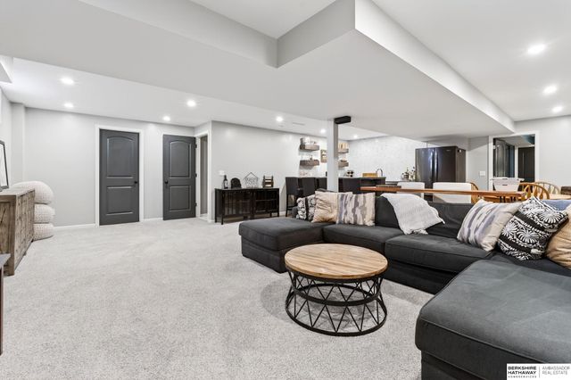 7021 Michelle Avenue, La Vista, NE 68128