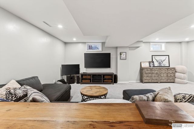 7021 Michelle Avenue, La Vista, NE 68128